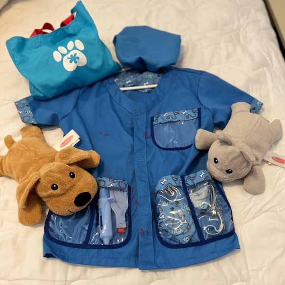 Melissa & Doug Other - Melissa & Doug Veterinarian Jacket & Fur patients